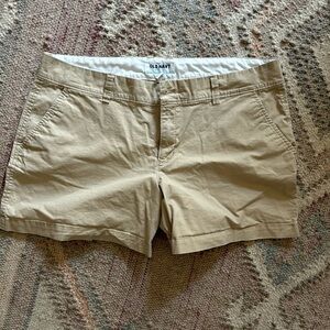 Khaki short shorts